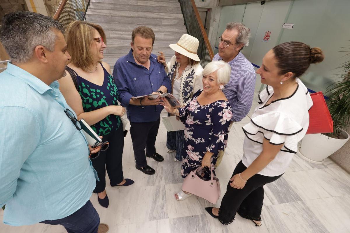 Los delegados del alcalde en las barriadas periféricas con Julián Urbano y Eva Contador.