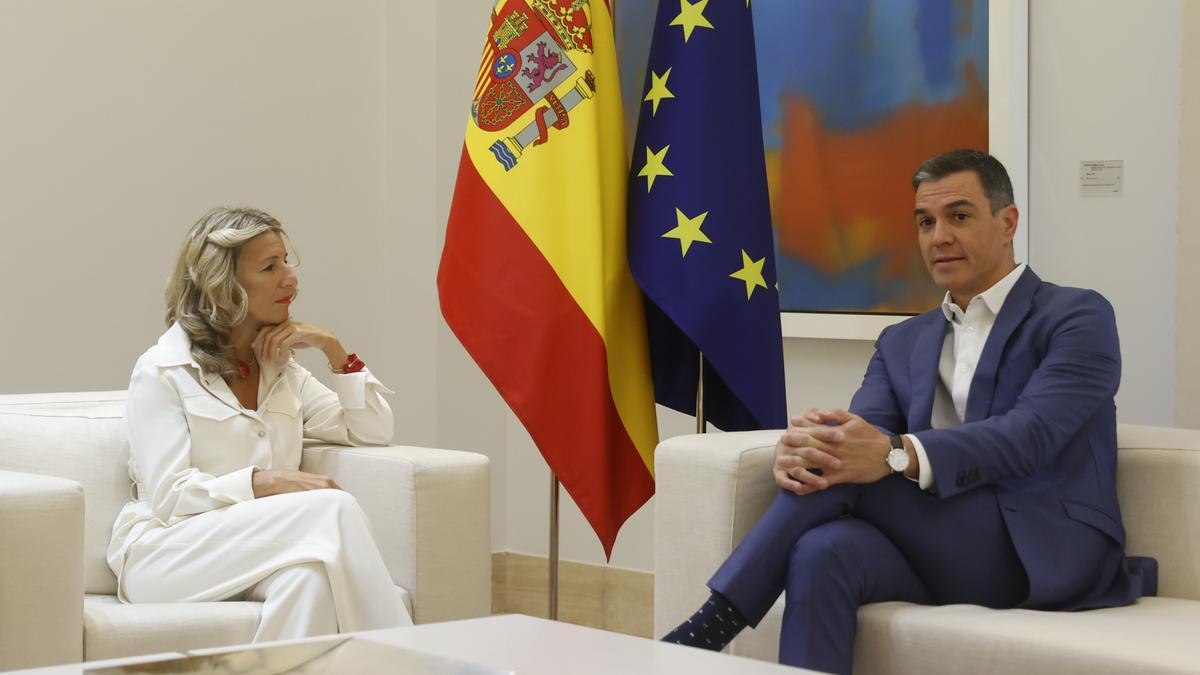 Sánchez y Díaz escenifican en Moncloa el acuerdo de presupuestos para 2023