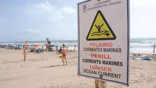 Los socorristas de las playas de Guardamar se plantan ante el retraso en el pago de nóminas
