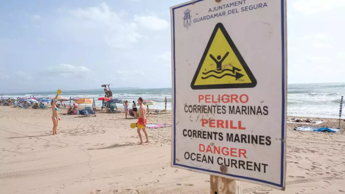 Los socorristas de las playas de Guardamar se plantan ante el retraso en el pago de nóminas