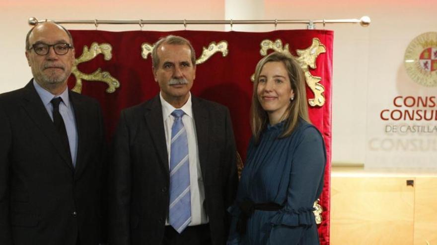 Desde la izquierda, Francisco Ramos, Agustín Sánchez de Vega y María Valle Ares