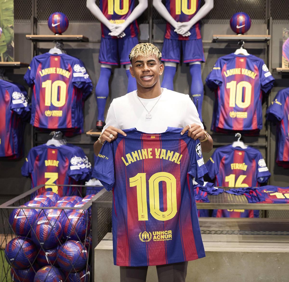 Lamine ya presume de ser el 10 del Barça