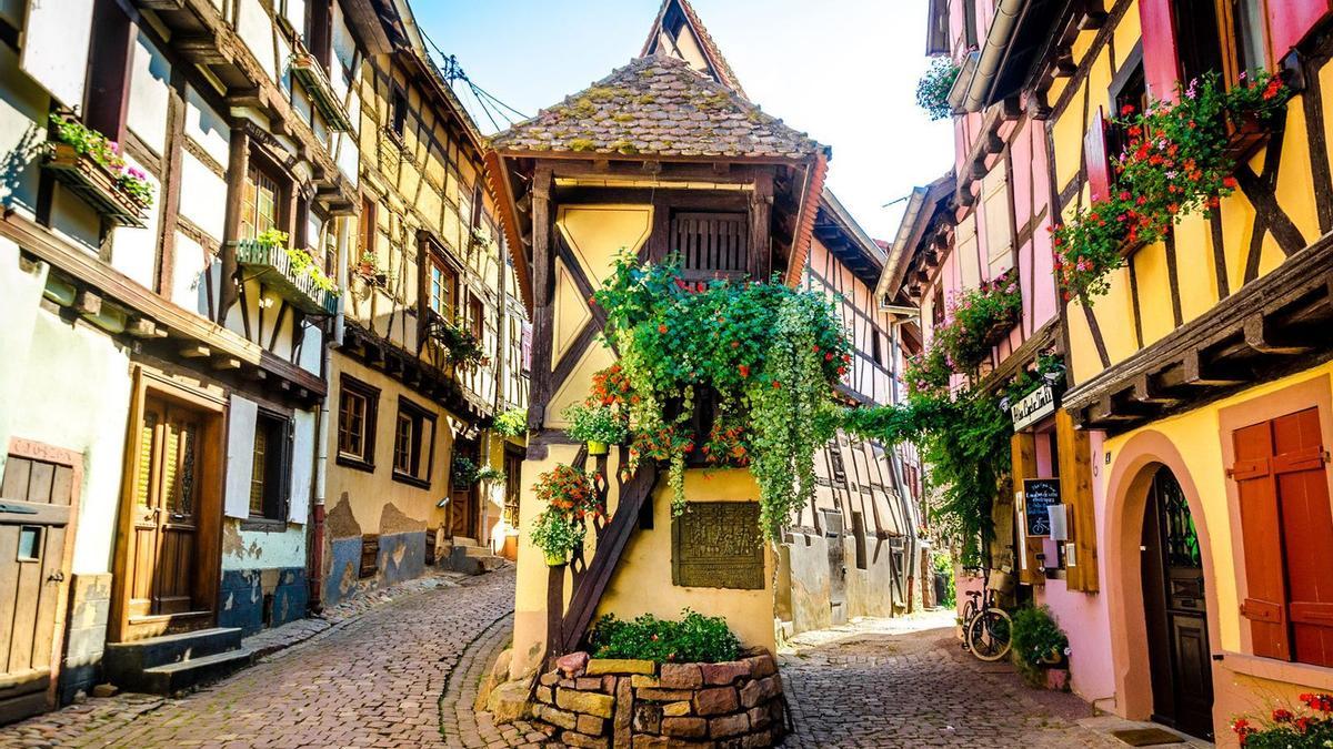 El espíritu de Disney está presente especialmente en Navidad, cuando Eguisheim se vuelve un auténtico pueblo encantado.