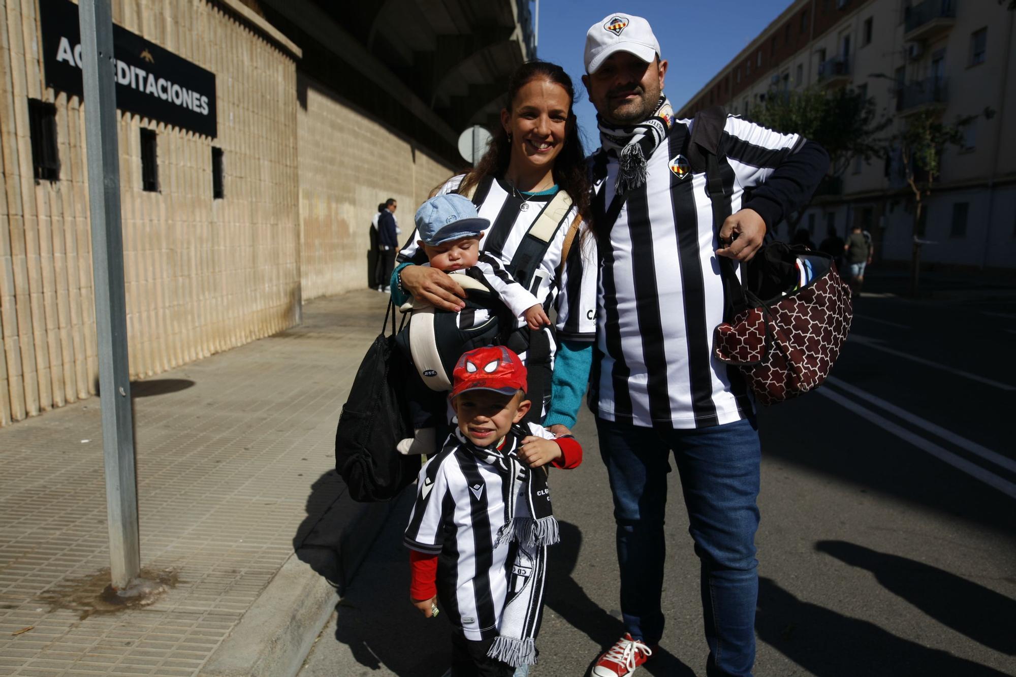 GALERÍA | Las mejores imágenes de la afición del Castellón en la previa ante el Calahorra