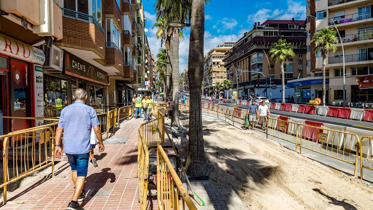 Obras en la avenida Beniardà de Benidorm.