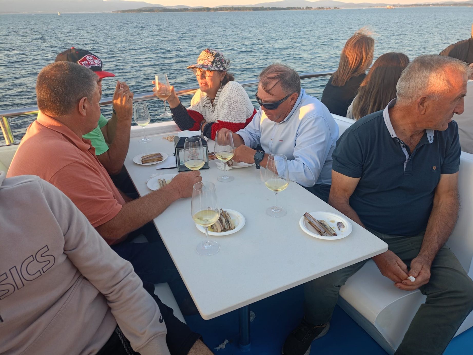 La ruta de «Viños singulares polo mar» a bordo del catamarán «Gran Cormorán Jet», esta tarde-noche.