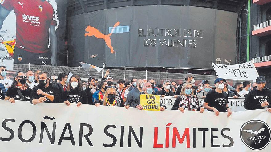 Una asamblea con solo once voces