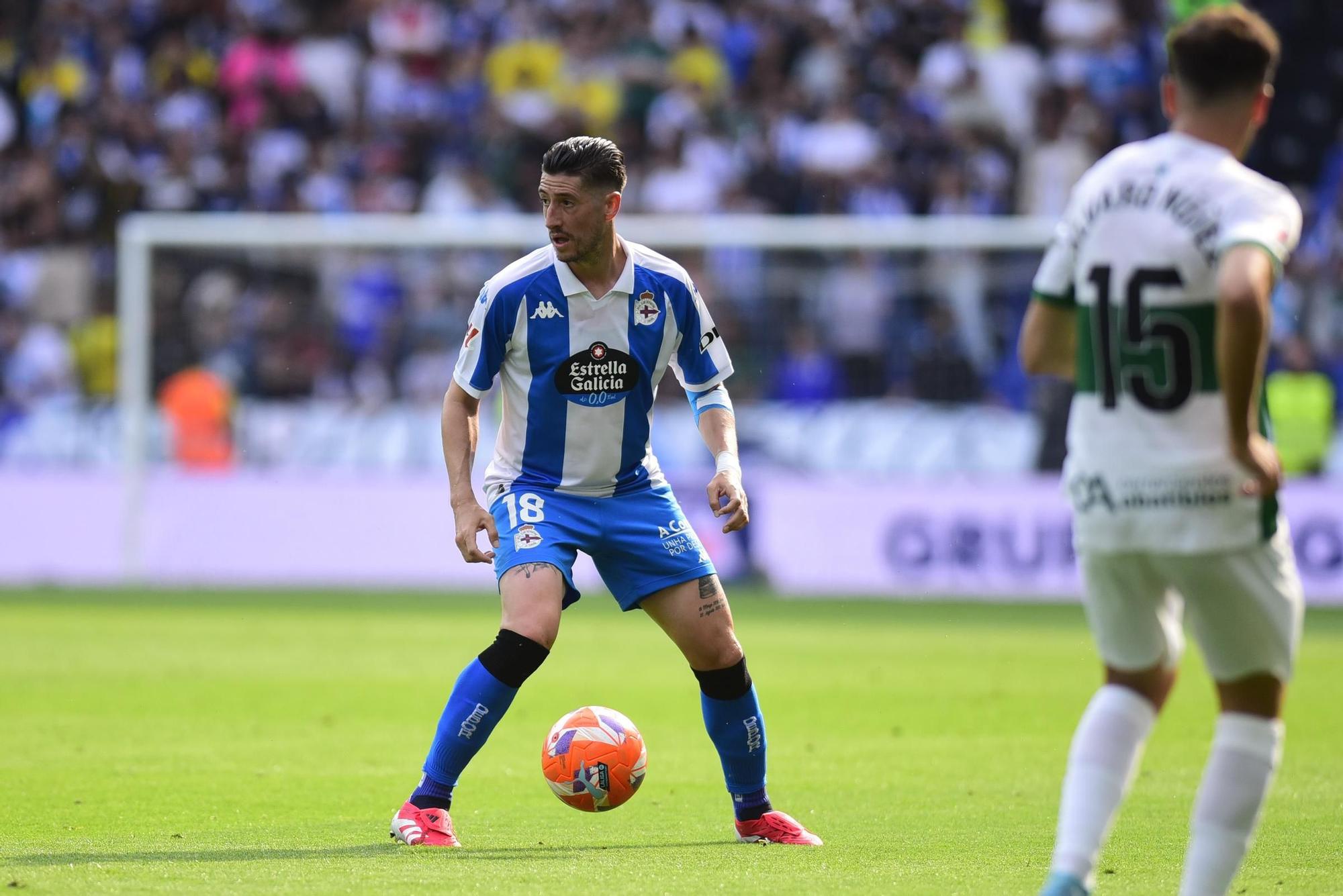 El Dépor cae goleado (0-4) por el Elche para cerrar la temporada 2025-25 en Riazor