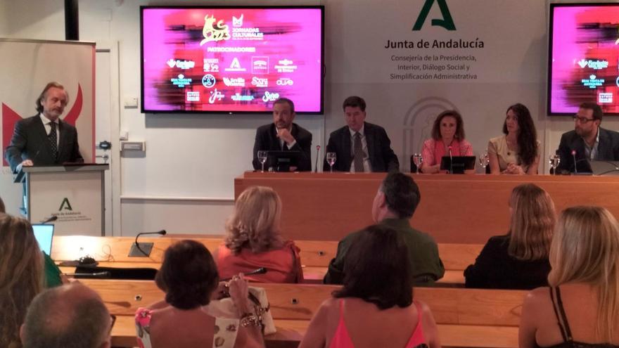 Clausura de la semana cultural. De izquierda a derecha: Fernando Murube, Victor Vázquez, Eduardo Osborne, Fátima Halcón, María Escardiel González y Salvador Ferrer. Foto T.L.