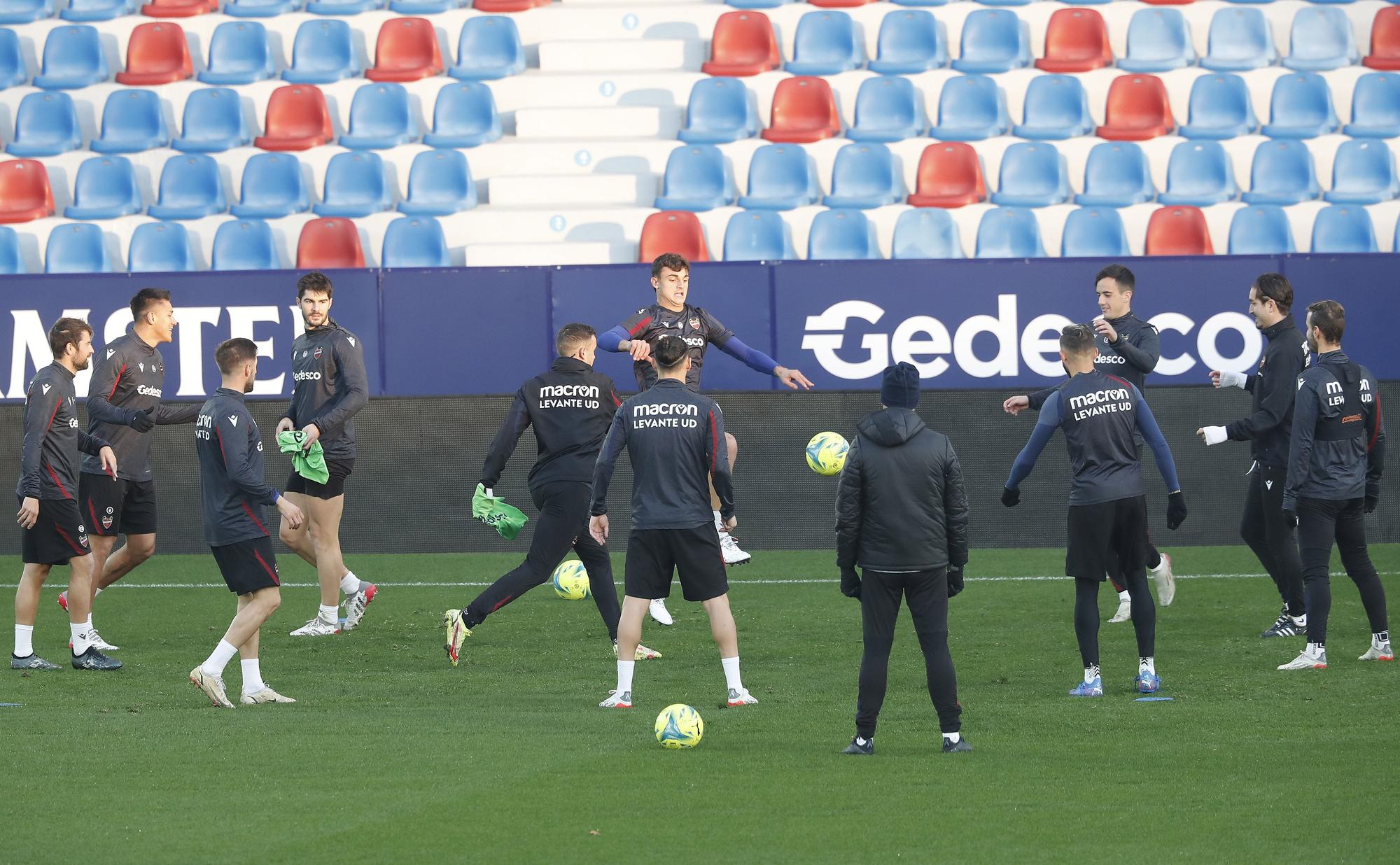 Sesión del Levante en el Ciutat antes de enfrentarse al Valencia