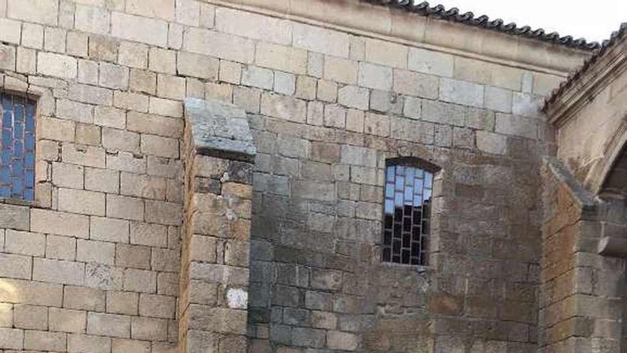 Contenedores instalados en el casco histórico de Fermoselle.