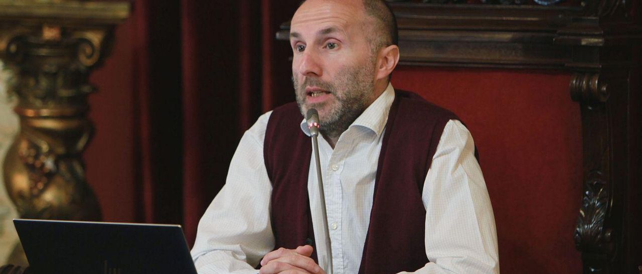 Gonzalo Pérez Jácome en un pasado pleno municipal. | // IÑAKI OSORIO