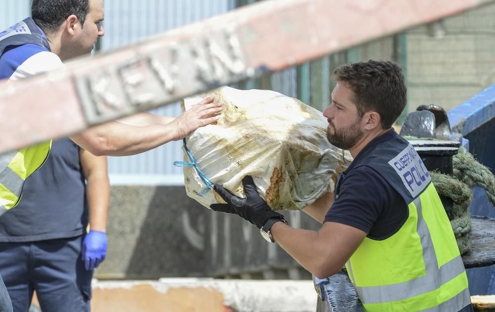 Llega el barco de la droga de Charlín