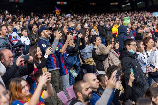 Las mejores imágenes del entrenamiento a puertas abiertas del Barça