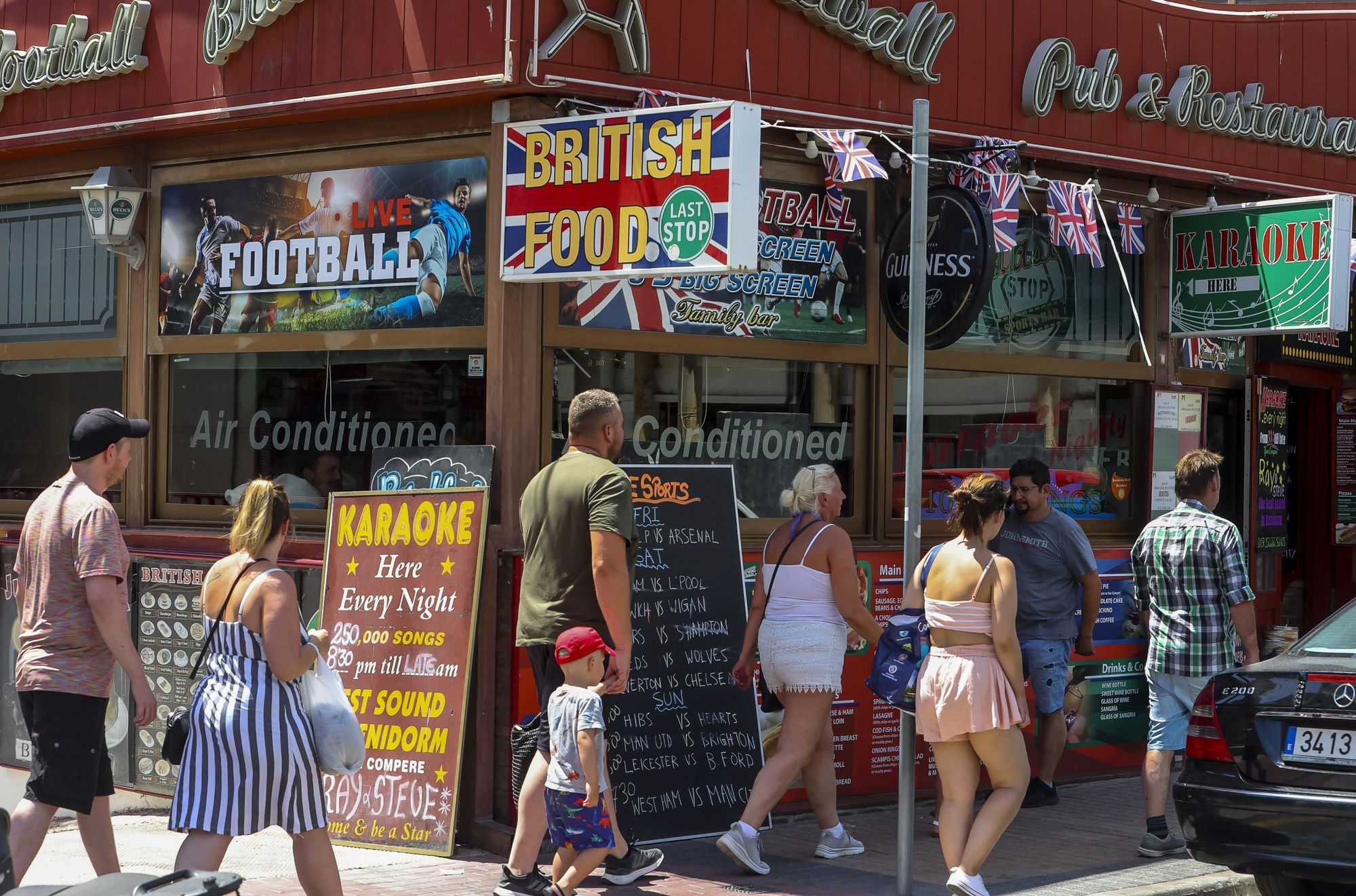 Una pequeña Inglaterra en el Rincón de Loix de Benidorm.