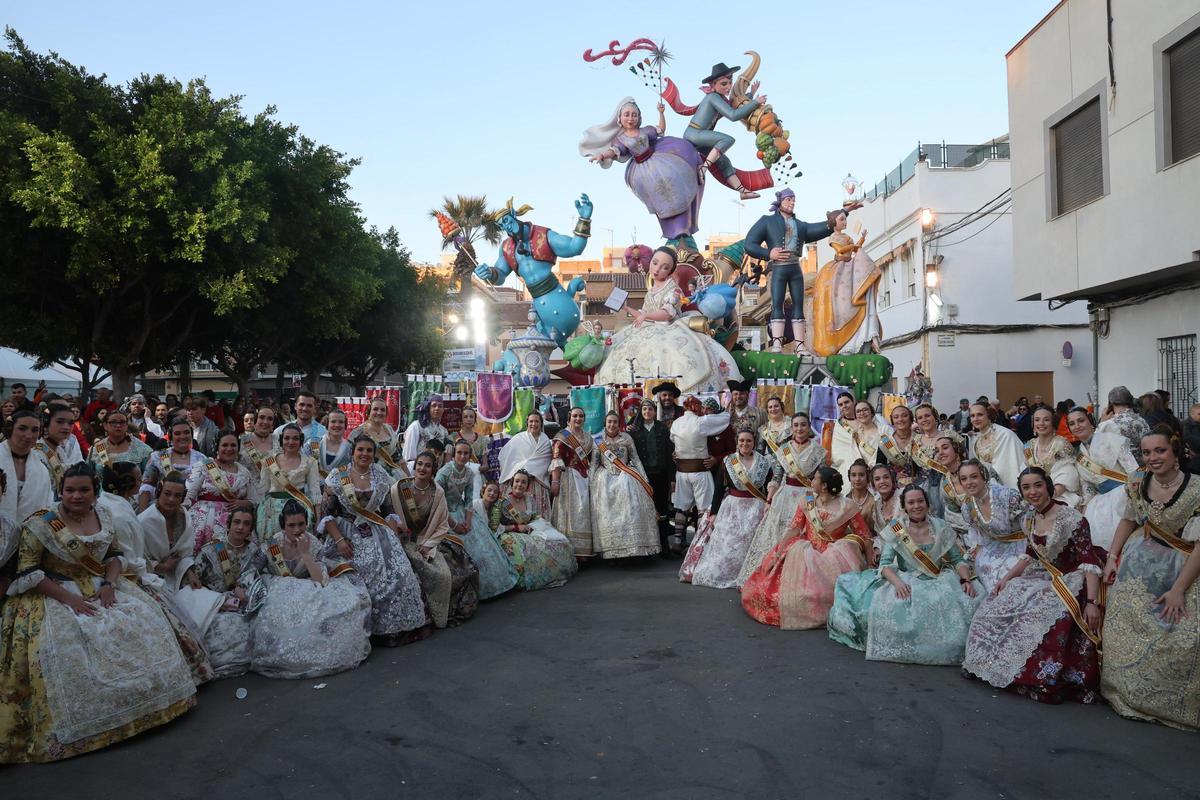 Integrantes de la Falla Plaza Rodrigo.