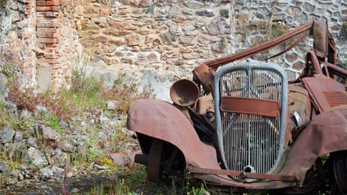 Los vehículos Oradour-sur-Glane.