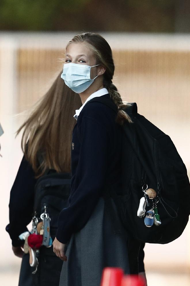 Leonor a su llegada al colegio