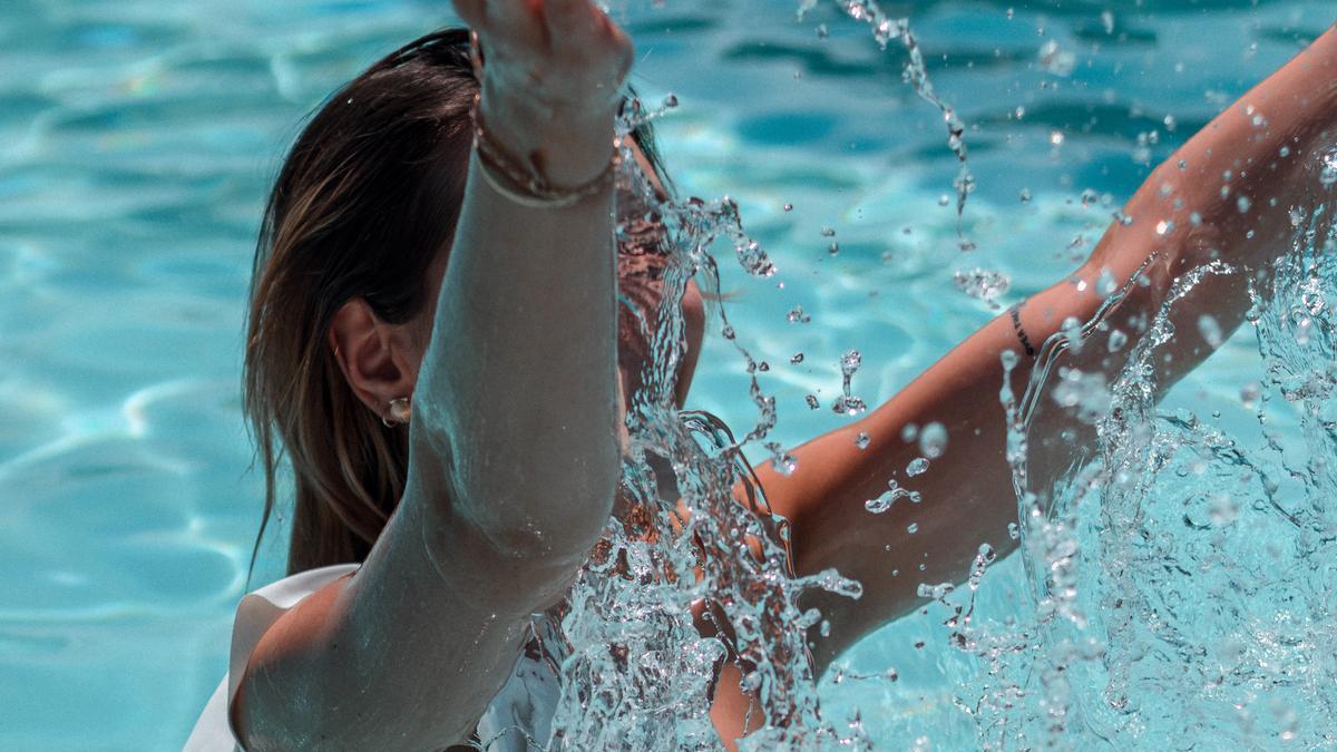 Convierte tu piscina en un spa con estas bonitas cascadas - Información