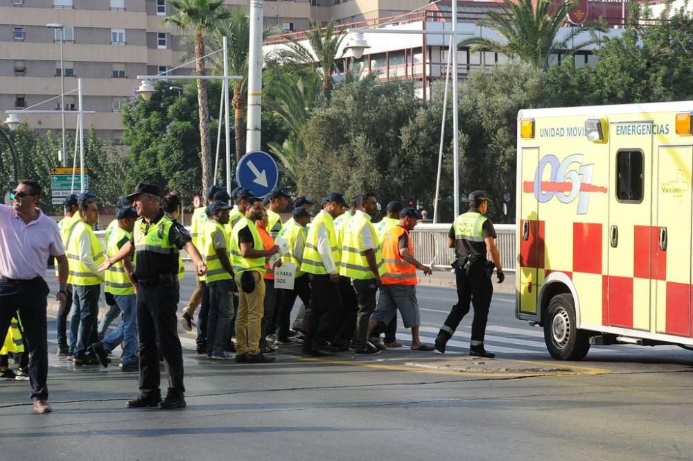 Los tractores a su paso por el Auditorio