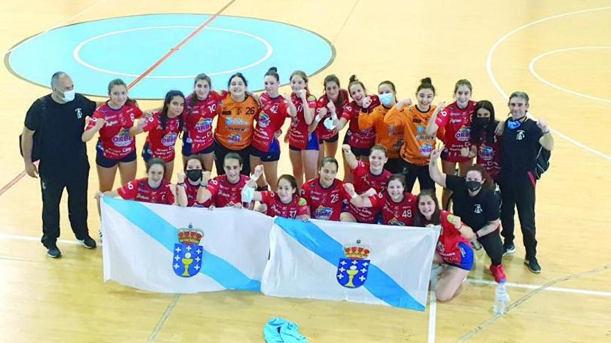 El equipo femenino del Porriño celebra su clasificación. // C.B.PORRIÑO