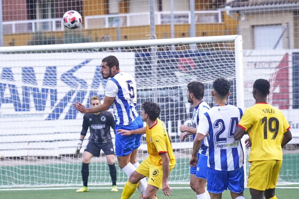 El derbi entre el Girona B i el Banyoles, en imatges