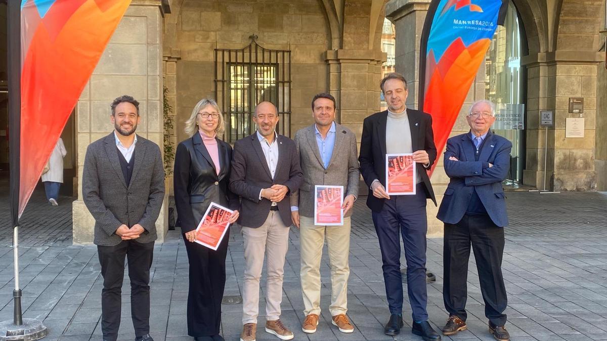 L'alcalde Marc Aloy i el regidor Anjo Valentí amb els representants de la Diputació, la Generalitat i ACES Europe