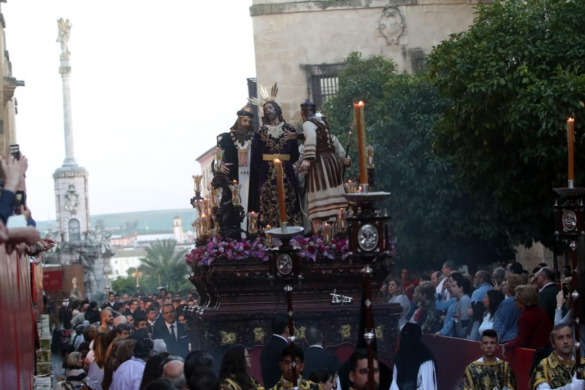 La cofradía del Perdón perfecciona su estilo con el paso de los años