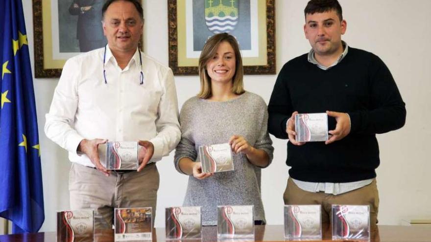 Otero, Rey y Lodeiro ayer, durante la presentación del nuevo disco de la agrupación.  // Bernabé/Luismy