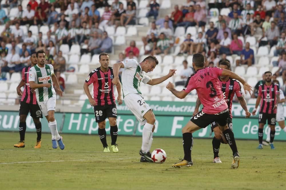 Galería gráfica: El Córdoba CF cae goleado ante el Tenerife.