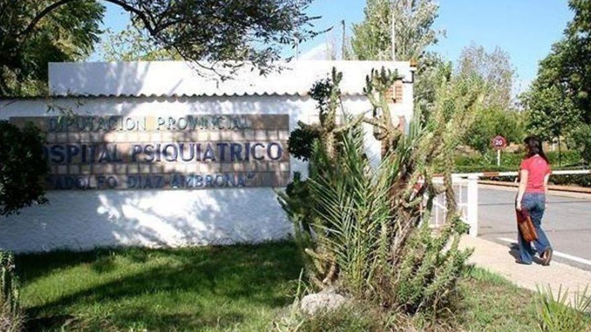 Entrada del centro sociosanitario de Mérida, en una imagen de archivo.