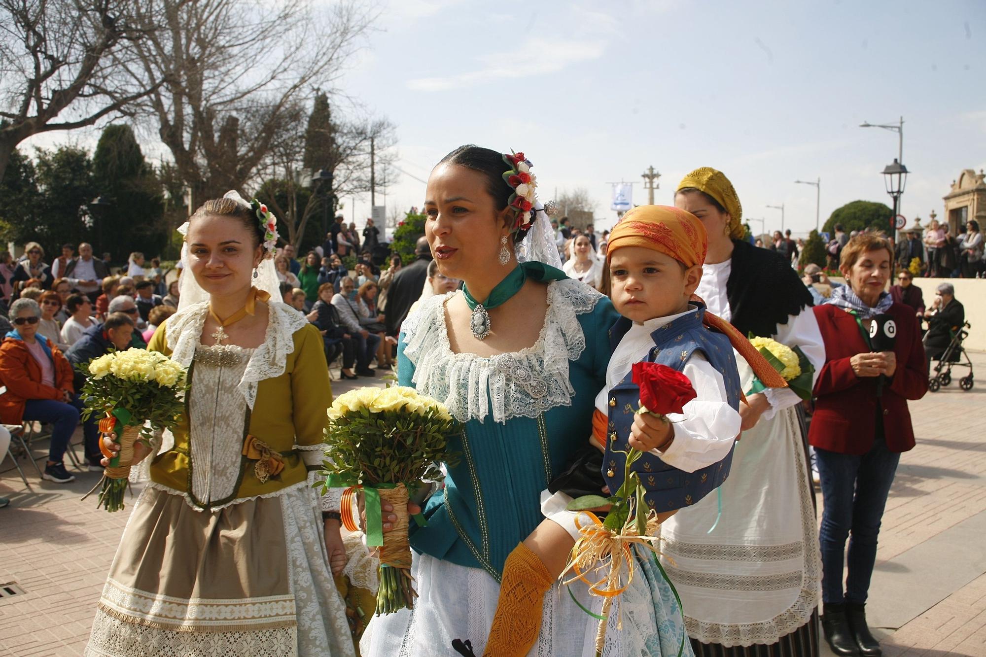 Galería de la Ofrena: El homenaje de las fiestas a la Mare de Déu de Lledó