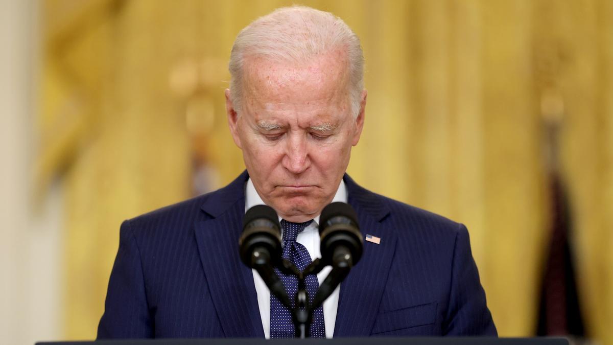 Un desafiante Joe Biden promete venganza