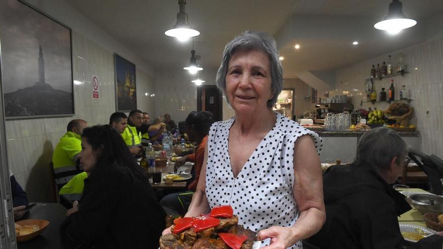 El restaurante para comer por 11 euros en el centro de A Coruña como en casa de la abuela: "Los callos, la carne asada y el cocido son lo que mejor me representan"