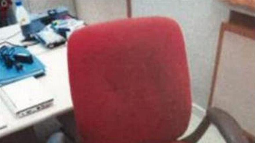 El consistorio se gastará 15.000 € en tapizar sillas usadas