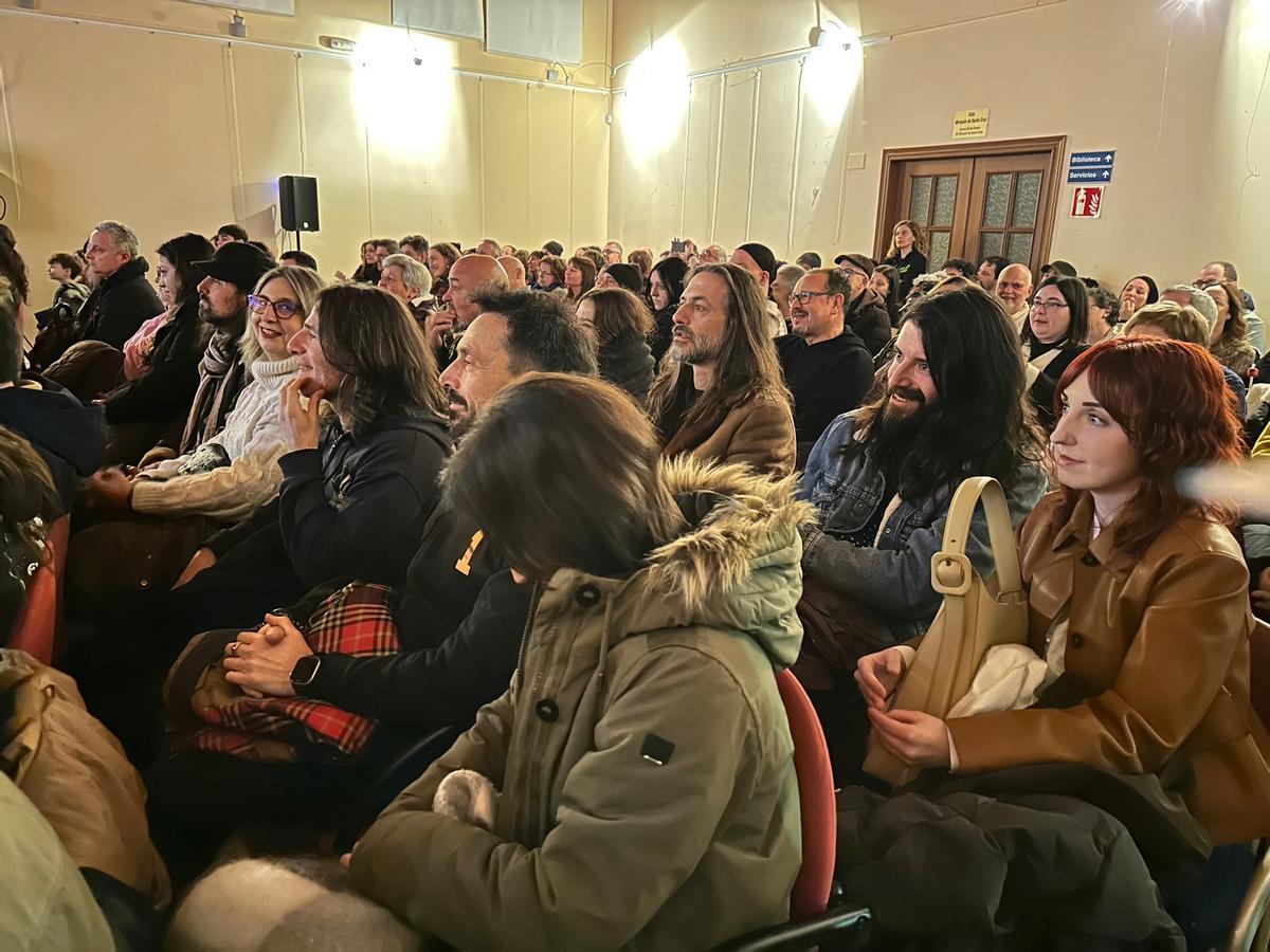 EN IMÁGENES: La presentación del documental que habla desde lo íntimo del Festival Unirock de Puerto de Vega EN IMÁGENES: La presentación del documental que habla desde lo íntimo del Festival Unirock de Puerto de Vega
