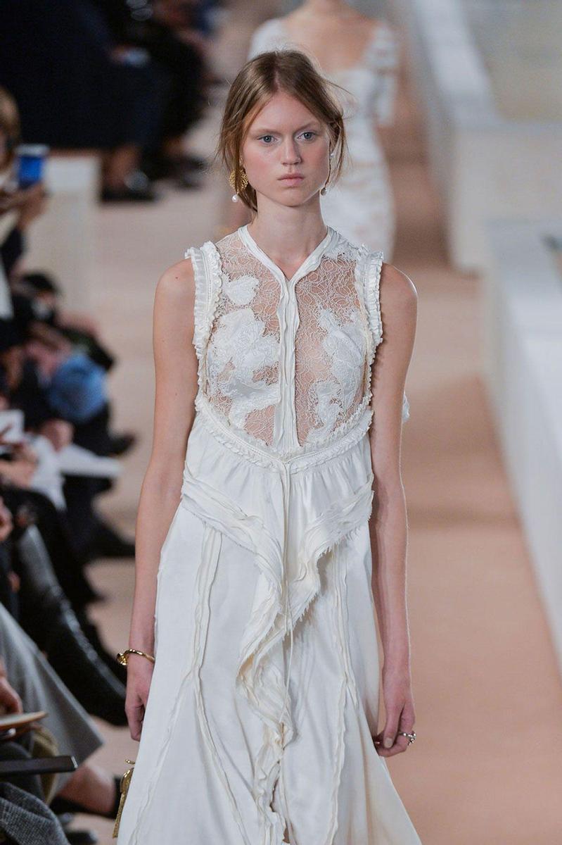 PFW: Balenciaga Primavera/Verano 2016, vestido romántico