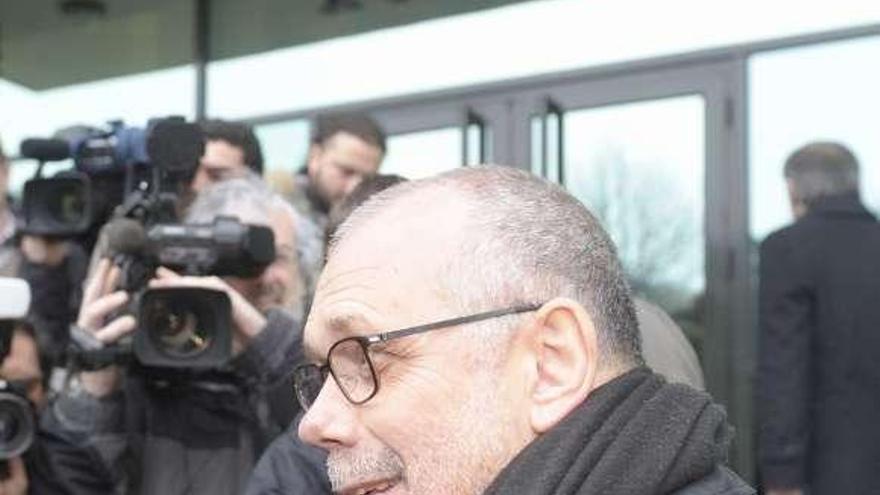 José Nogueira, el 21 de enero, al llegar al juzgado de Lugo. / víctor echave