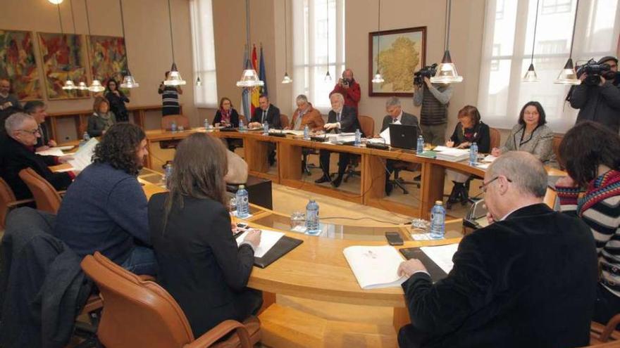 Reunión, ayer, de la junta de portavoces, con Puy y Méndez a la izquierda.