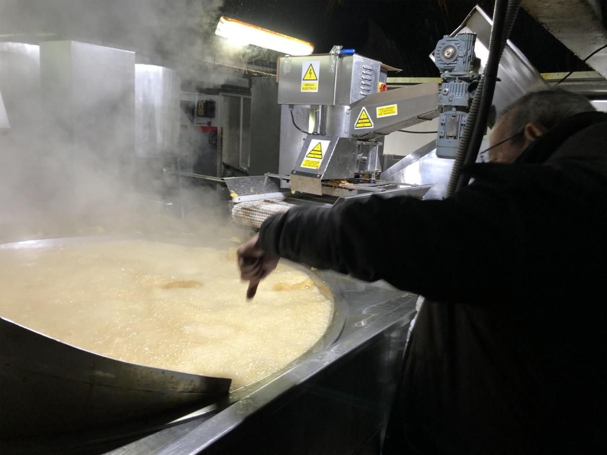 El proceso de elaboración de las patatas fritas El Gallo, en imágenes