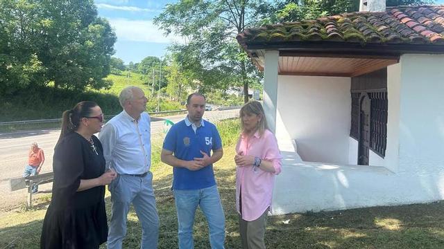 Por la izquierda, Lorena Díaz, Fernando Ordóñez, Pablo Onís y Esther Llamazares, ayer, en Polanava. | LNE
