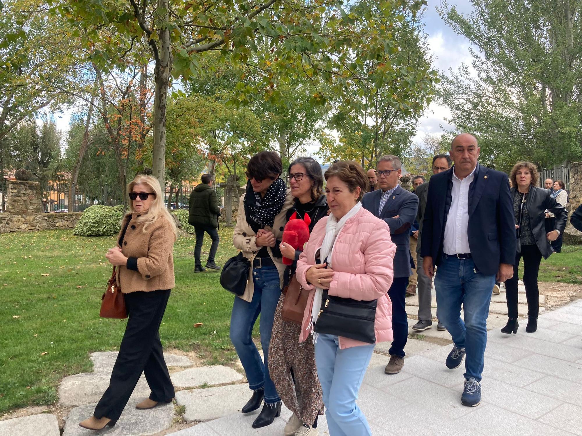 En imágenes: Funeral el Torrecaballeros, Segovia, por la niña asesinada en Gijón