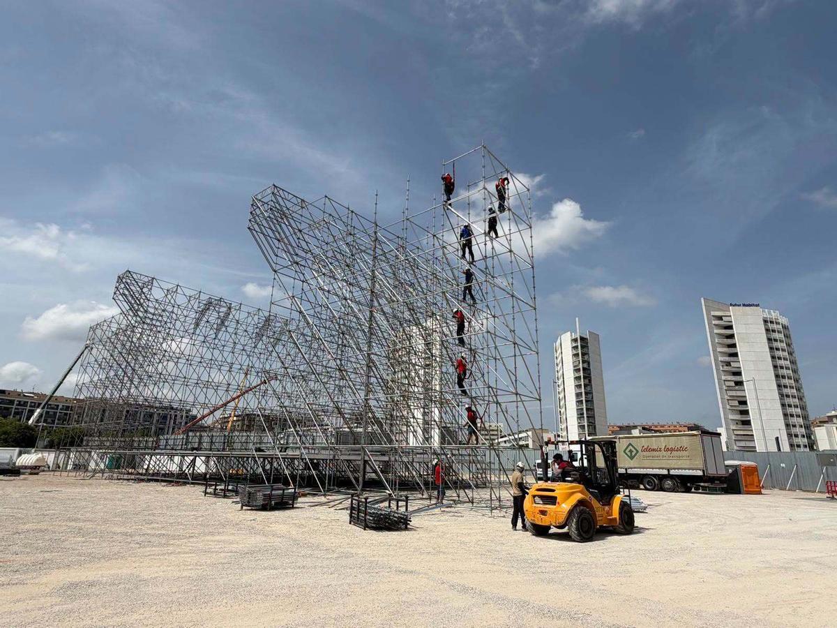 Montaje de uno de los escenario del Bigsound.