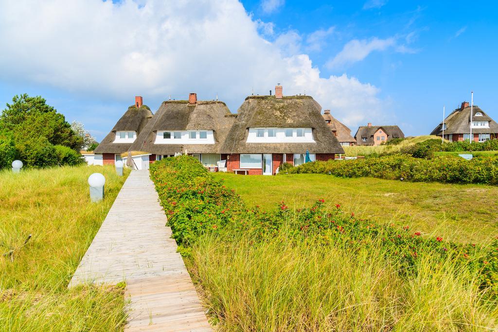 Casitas típicas con techo de paja en Sylt.