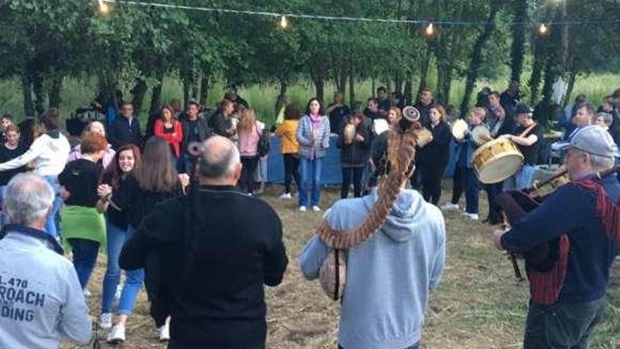 Alumnos de Guadalajara en la Muiñada de Solaina.