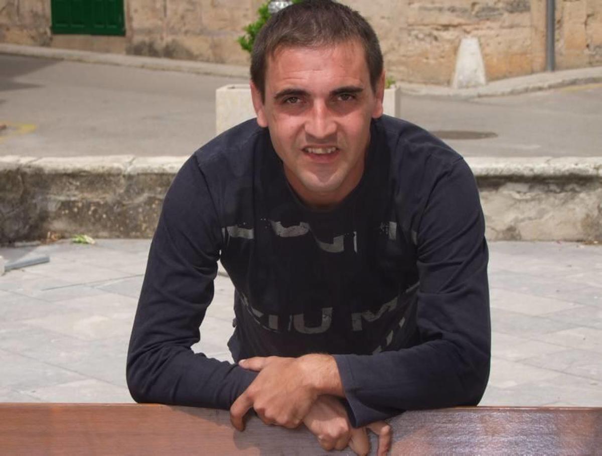 "Se equivocan quienes nos quieran tildar de folclóricos porque yo soy glosador" .