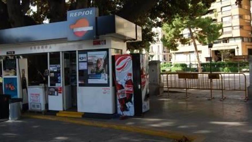 El traslado de las gasolineras de la ronda interior sigue atascado