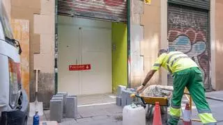 Barcelona cierra el primer club cannábico de su cruzada contra la droga