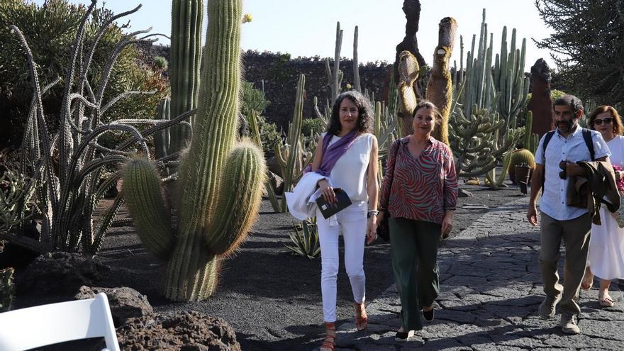 Éxito de la Moda de la cochinilla de Regina Ferragut en el Jardín de Cactus