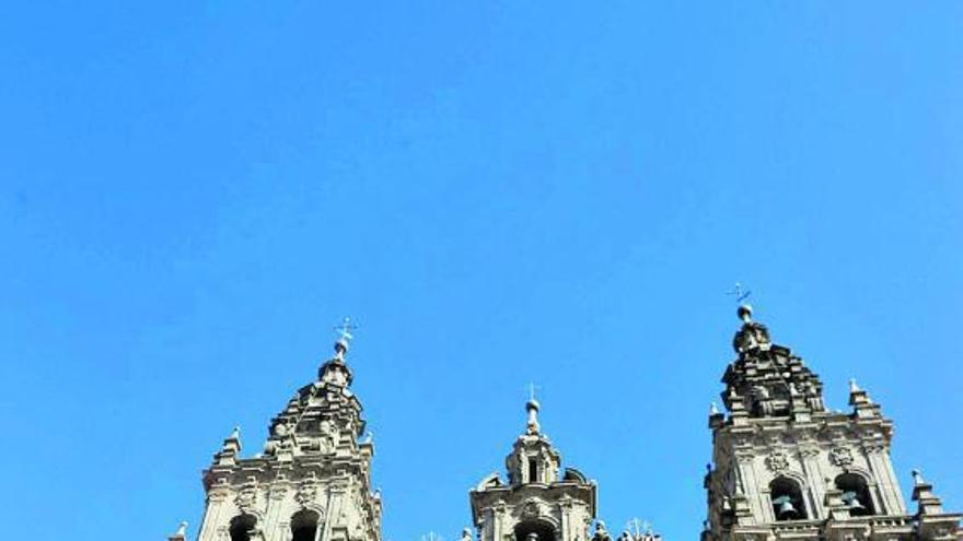 Vingegaard, en la Praza do 
Obradoiro, tras su victoria. | // LAVANDEIRA